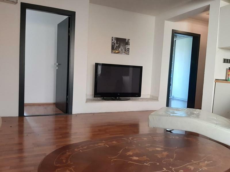 Pleasant Apartment Under The Bratislava Castle Екстер'єр фото